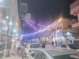 شوارع شمال سيناء تستقبل رمضان بمختلف الأنوار والخيامية الرمضانية والفوانيس - 1 - سيناء الإخبارية