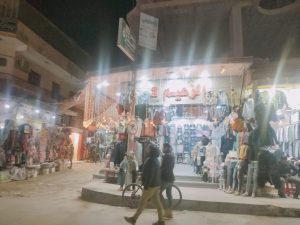 شوارع شمال سيناء تستقبل رمضان بمختلف الأنوار والخيامية الرمضانية والفوانيس - 3 - سيناء الإخبارية