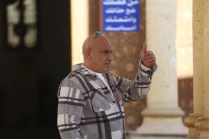 عدد من الفنانين يحرصون على حضور جنازة والدة الفنان باسم سمرة - 7 - سيناء الإخبارية