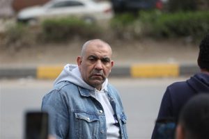 عدد من الفنانين يحرصون على حضور جنازة والدة الفنان باسم سمرة - 13 - سيناء الإخبارية
