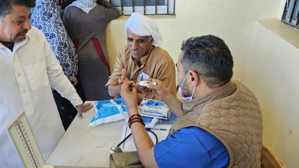 قافلة طبية في قرية المقضبة بشمال سيناء توفر الرعاية المجانية لـ 206 مواطنين  - 1 - سيناء الإخبارية
