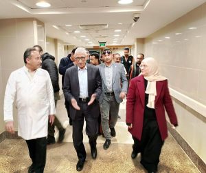 محافظ شمال سيناء يقدم التهنئة للجرحي الفلسطينيين بمناسبة شهر رمضان المبارك - 5 - سيناء الإخبارية