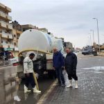 مجلس مدينة العريش يدفع بسيارات كسح لشفط مياه الأمطار من الشوارع - 1 - سيناء الإخبارية