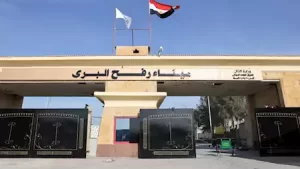 معبر رفح البري بشمال سيناء يستقبل الدفعة الـ28 من المصابين الفلسطينيين القادمين من غزة - 3 - سيناء الإخبارية