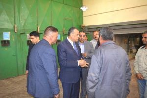 وزير الإنتاج الحربي يتفقد خطوط الإنتاج الخاصة بالمنتجات الحربية بشركة هليوبوليس للصناعات الكيماوية - 1 - سيناء الإخبارية