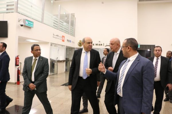 وزير الطيران المدني يتفقد مطار سفنكس الدولي ويؤكد جاهزيته لاستقبال الوفود العالمية - 9 - سيناء الإخبارية