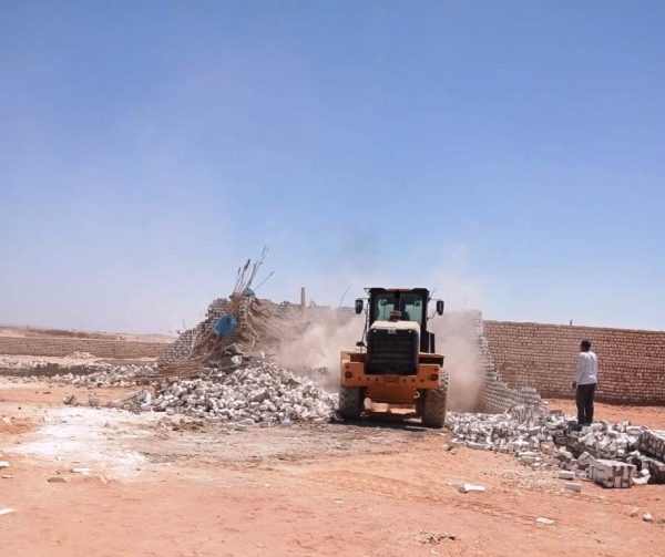 جهود مكثفة لإزالة التعديات على الأراضي الزراعية بأسوان.. صور - 1 - سيناء الإخبارية