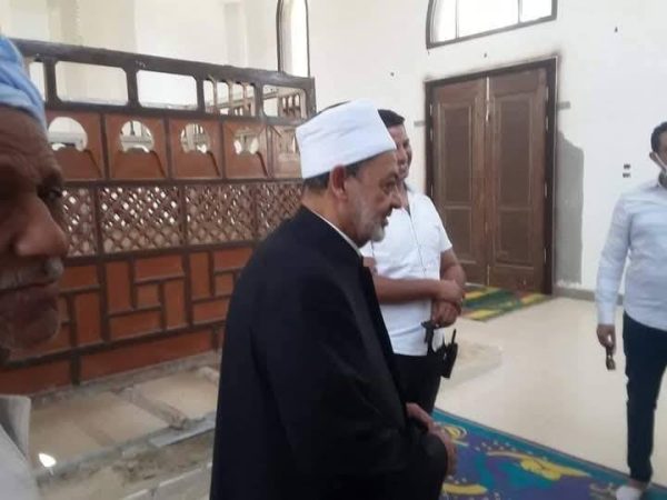 شيخ الأزهر بزور قبر والده وجده قبل إنهاء رحلة التعافى بالأقصر - 7 - سيناء الإخبارية