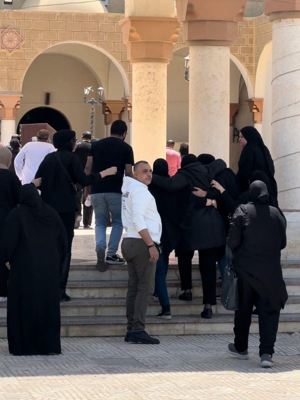 وداع مؤلم للفنان سليمان عيد وسط أجواء من الحزن والصدمة - 3 - سيناء الإخبارية