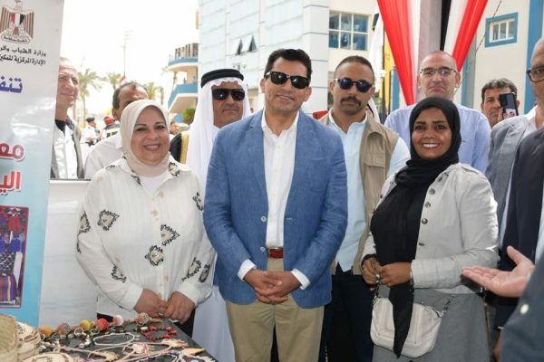 وزير الشباب والرياضة يفتتح معرض المنتجات الحرفية والتراثية بمناسبة عيد تحرير سيناء - 3 - سيناء الإخبارية