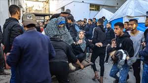 الاحتلال الإسرائيلي يقصف مجددًا محيط مدرسة دار الأرقم في حي التفاح بمدينة غزة - 1 - سيناء الإخبارية