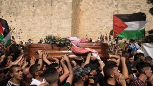 الجارديان تكشف التناقضات الإسرائيلية: من مقتل المسعفين إلى شيرين أبو عاقلة - 3 - سيناء الإخبارية