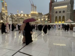تحذير شديد للمعتمرين: غرامات ضخمة وترحيل لمن يتأخر عن المواعيد المحددة - 1 - سيناء الإخبارية