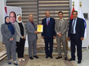 رئيس جامعة العريش يستقبل وفد وحدة تكنولوجيا المعلومات لورشة عمل حول التحول الرقمي وبنك المعرفة المصري - 1 - سيناء الإخبارية
