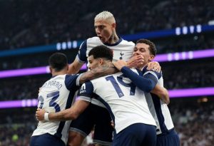 سولانكي يقود توتنهام لنصف نهائي الدوري الأوروبي ويُنعش آمال بوستيكوجلو في موسم الإنقاذ - 1 - سيناء الإخبارية