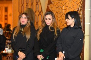 عزاء مهيب لوالدة زوجة رامي صبري.. نجوم الفن والإعلام يتوافدون لتقديم واجب العزاء - 13 - سيناء الإخبارية