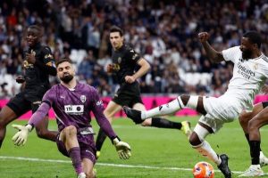 فالنسيا يحقق فوزًا قاتلًا على ريال مدريد في الدوري الإسباني - 3 - سيناء الإخبارية
