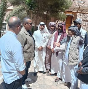 محافظ جنوب سيناء يلتقي بشيوخ وشباب البدو بسانت كاترين: الباب مفتوح للحلول السريعة والتعاون المثمر - 3 - سيناء الإخبارية