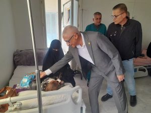 محافظ شمال سيناء يوزع الهدايا على المرضى الفلسطينيين بمستشفى الشيخ زويد - 3 - سيناء الإخبارية