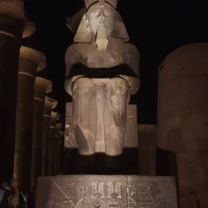 الإضاءة الليلية لمعبد الأقصر تخطف أنظار السيّاح وتروي مجد الفراعنة - 19 - سيناء الإخبارية