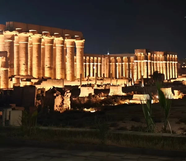 معبد الأقصر يضيء كورنيش النيل ويُبهر الزوار من أنحاء العالم - 1 - سيناء الإخبارية