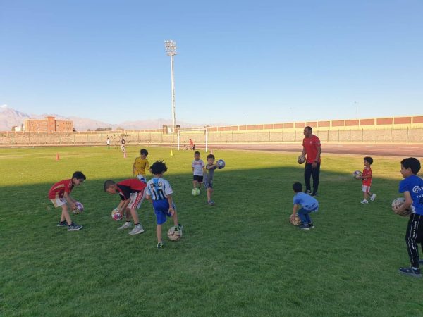انطلاق تدريبات أكاديمية كرة القدم بالاستاد الرياضي برعاية وزارة الشباب والرياضة - 1 - سيناء الإخبارية