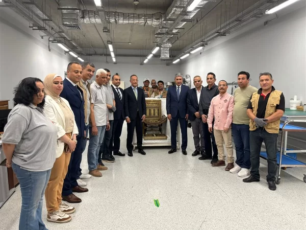 المتحف المصري الكبير يستقبل 163 قطعة من كنوز الملك توت عنخ آمون استعدادًا للافتتاح الرسمي - 1 - سيناء الإخبارية