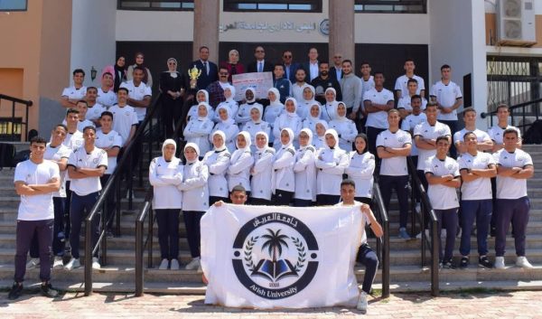 رئيس جامعة العريش يكرّم طلاب كلية علوم الرياضة - 1 - سيناء الإخبارية