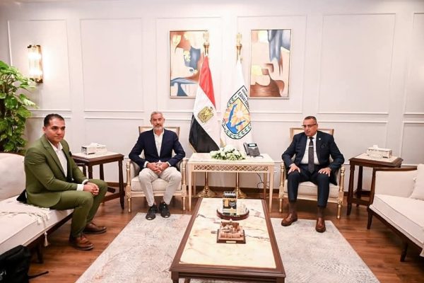 محافظ جنوب سيناء يبحث مع مستثمر إيطالي مشروعات بيئية لتعزيز الاستدامة وجودة الحياة في شرم الشيخ - 11 - سيناء الإخبارية