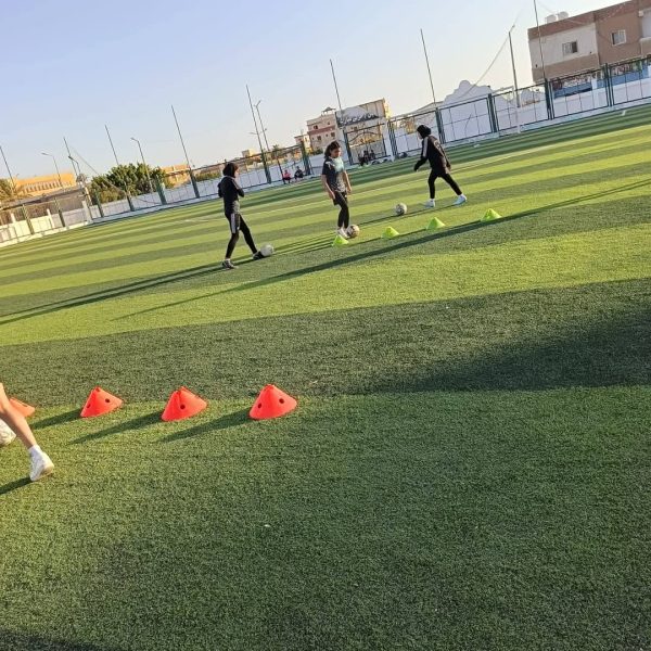 استمرار تدريبات مشروع تدريب الفتيات ١٠٠٠ بنت ١٠٠٠ حلم بمركز التنميه الشبابيه بالطور - 5 - سيناء الإخبارية