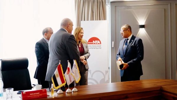 محافظ جنوب سيناء يشيد بتمكين المرأة عبر برامج الأكاديمية الوطنية للتدريب - 1 - سيناء الإخبارية