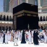 هل يجوز التحدث في الهاتف المحمول أثناء الطواف.. دار الإفتاء تجيب - 1 - سيناء الإخبارية