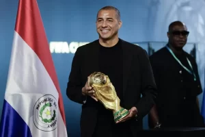 آينتراخت فرانكفورت يمدد عقد مدربه دينو توبمولر حتى صيف 2028 - 1 - سيناء الإخبارية