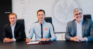 آينتراخت فرانكفورت يمدد عقد مدربه دينو توبمولر حتى صيف 2028 - 3 - سيناء الإخبارية