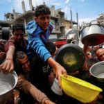 إسرائيل توافق على إدخال مساعدات إنسانية إلى غزة لمنع أزمة جوع - 1 - سيناء الإخبارية