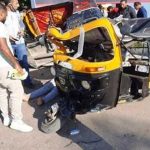 إصابة 3 أشقاء في حادث انقلاب توك توك على طريق العريش-القنطرة - 1 - سيناء الإخبارية