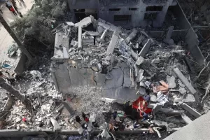استشهاد 3 فلسطينيين واغتيال صحفي في غارات إسرائيلية على غزة - 1 - سيناء الإخبارية
