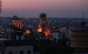 استشهاد 3 فلسطينيين واغتيال صحفي في غارات إسرائيلية على غزة - 3 - سيناء الإخبارية