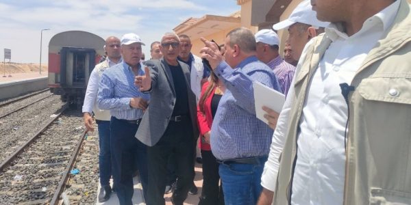 الفريق كامل الوزير يطلق المرحلة الثانية لتطوير خط سكة حديد شمال سيناء - 1 - سيناء الإخبارية