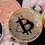 بيتكوين تتجاوز 105 آلاف دولار مدفوعة باتفاق تجاري بين واشنطن وبكين - 1 - سيناء الإخبارية