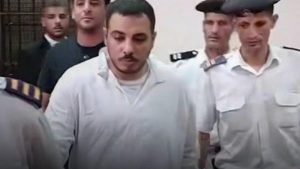 حبس والدة سفاح التجمع 6 أشهر لامتناعها عن تنفيذ حكم الحضانة - 1 - سيناء الإخبارية