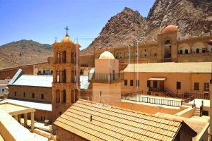 حكم قضائي ينهي الجدل حول أراضي دير سانت كاترين - 3 - سيناء الإخبارية