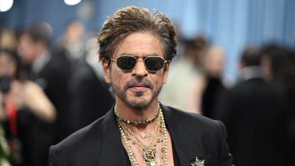 شاروخان يتألق في Met Gala ويصدم الإعلام العالمي بإطلالته الأولى - 5 - سيناء الإخبارية