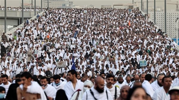 تحذيرات جديدة من وزارة السياحة لحجاج بيت الله بسبب ارتفاع حرارة يوم عرفة - 1 - سيناء الإخبارية