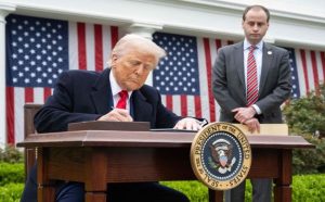 فرار الأثرياء الأمريكيين إلى المملكة المتحدة هربا من الخسائر الاقتصادية - 3 - سيناء الإخبارية