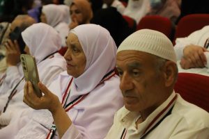 محافظ شمال سيناء يودّع حجاج بيت الله ويوصي بالدعاء لمصر - 9 - سيناء الإخبارية