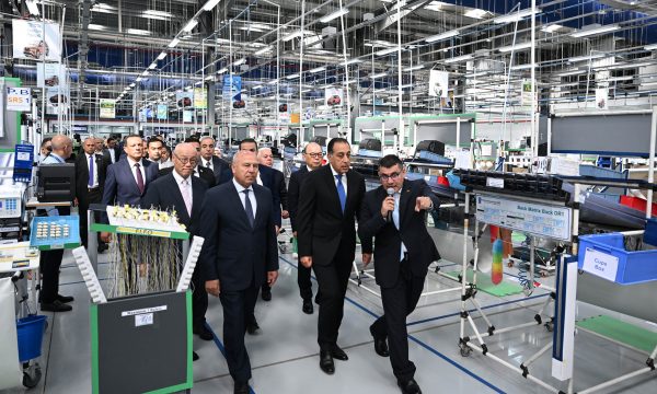 رئيس الوزراء يتفقد مصنع "سوميتومو" الجديد لإنتاج الضفائر الكهربائية للسيارات بالعاشر من رمضان - 7 - سيناء الإخبارية
