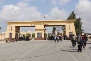 مصر تفتح ذراعيها لليوم الـ46 لإنقاذ الجرحى وإسرائيل تُمعن في الإغلاق - 3 - سيناء الإخبارية