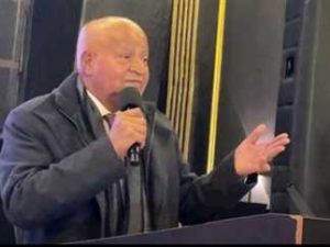 مصطفى مدبولي يكرم علي المصيلحي بعد معركته مع السرطان - 1 - سيناء الإخبارية