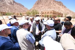 وزير الإسكان يتفقد مشروع التجلي الأعظم في سانت كاترين - 1 - سيناء الإخبارية